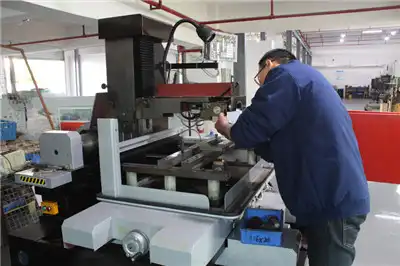 Equipamento de produção e processamento Máquina de corte a fio EMD