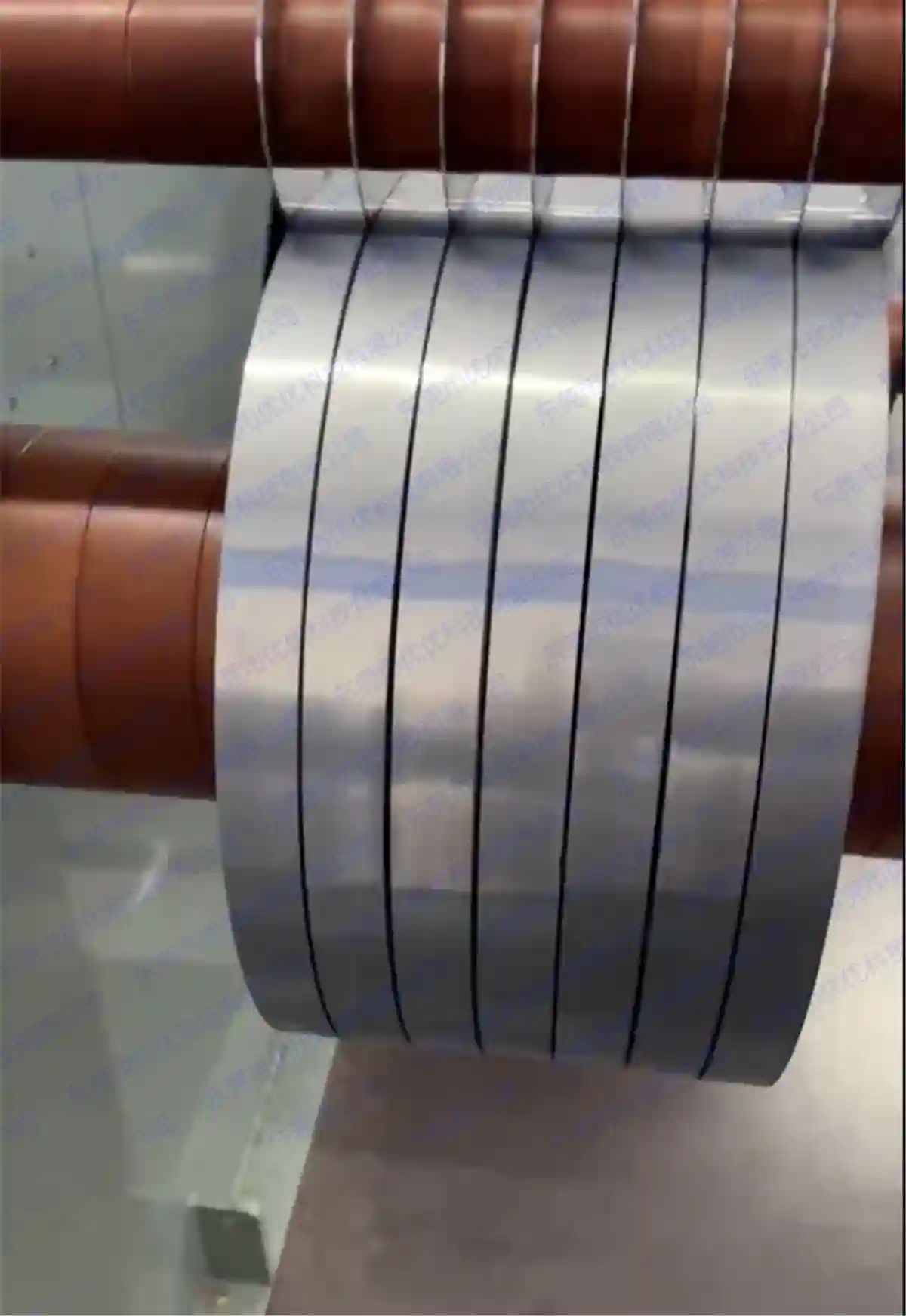 Processo di taglio e affettatura in acciaio al silicio ultrasottile (larghezza minima 5 mm)